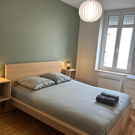 Le Petit Universel Lägenhet *